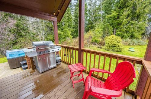 Forks Apartment | ElkCreek Inn Creekside tiny home
