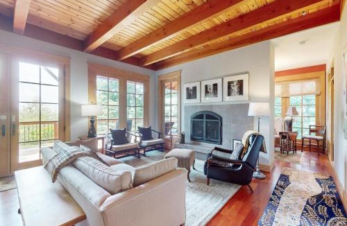 Skyland House | Elkhorn Cabin & Eagles Wing Lodge