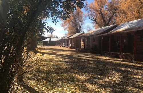 Chama Hotel | Elkhorn Lodge