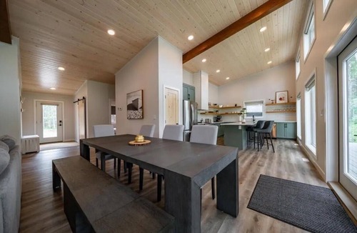 Wasagaming Cabin | Elkhorn Residence Cabin - 4 BR, Hot Tub & Arcade