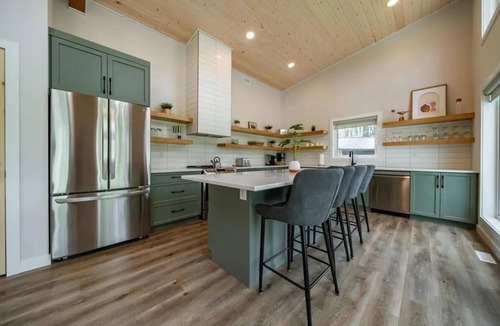 Wasagaming Cabin | Elkhorn Residence Cabin - 4 BR, Hot Tub & Arcade