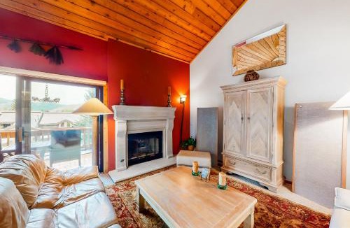 Elkhorn Village Apartment | Elkhorn Retreat