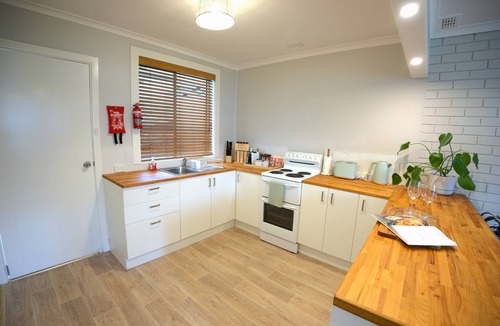 Batehaven Apartment | Ella's Beach Haven