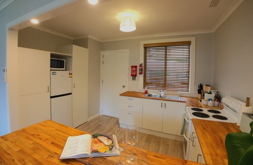 Batehaven Apartment | Ella's Beach Haven