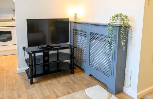 Little Stoke Apartment | Ellan Hay by StayStaycations