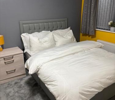 Farnworth House | Ellas Stays