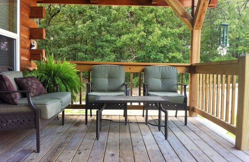 Steelville Cabin | Ellen's Log Cabin with Hot Tub ~ Located Minutes From The Upper Meramec River