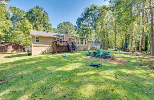 Ellenwood House | Ellenwood Family Home: Fire Pit, Deck & Pool Table