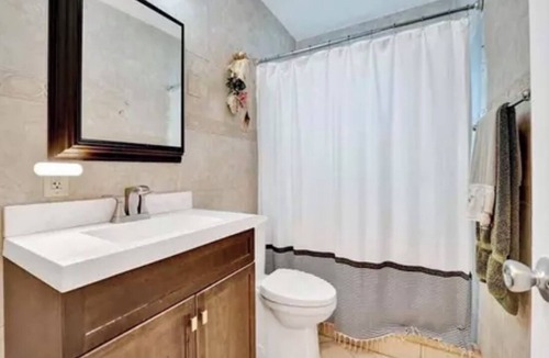 Oakland Park Apartment | Elles King Bedroom.