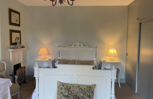 Castle Cary Bed & Breakfast | Ellesmere House