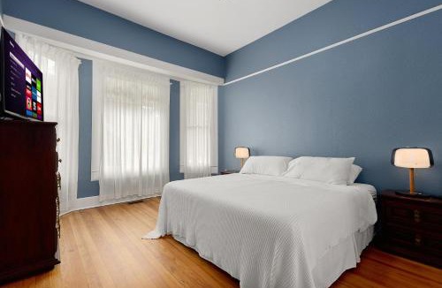 Seguin House | Ellie Marie House LITE