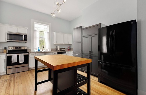 Seguin House | Ellie Marie House