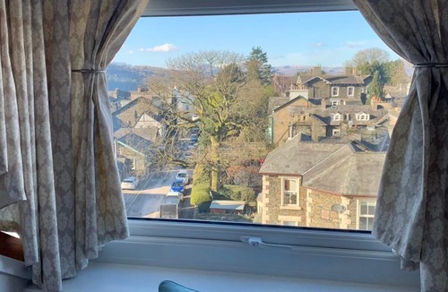 Bowness-on-Windermere Apartment | Ellie's View, home from home!