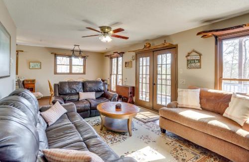 Ellijay House | Ellijay Resort Cabin w/Fire Pit, Decks, & Hot Tub