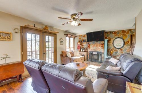 Ellijay House | Ellijay Resort Cabin with Fire Pit, Decks, and Hot Tub