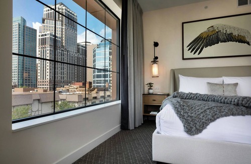 Downtown Minneapolis Hotel | Elliot Park Hotel, Autograph Collection