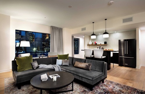 Downtown Minneapolis Hotel | Elliot Park Hotel, Autograph Collection