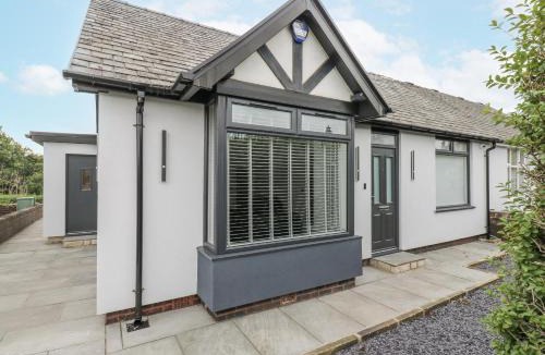 Ainley Top House | Ellis House