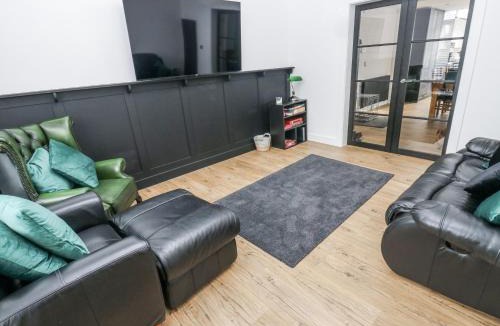 Ainley Top House | Ellis House