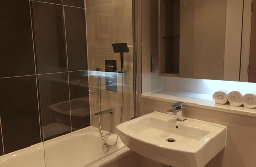 Oval Apartment | Ellis Terrace Apartment