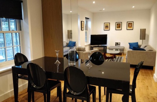 Oval Apartment | Ellis Terrace Apartment