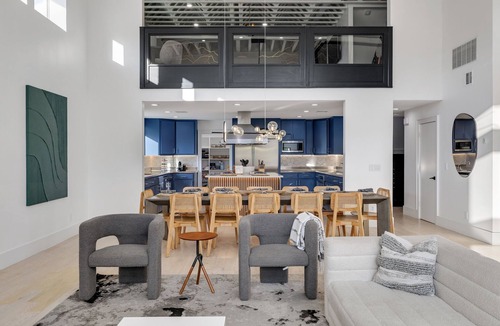 Old East Dallas House | Ellum House · Modern Oasis in Deep Ellum–Spacious Home Sleeps 14