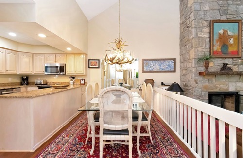 Blowing Rock Condo | Elm 2 | Restaurant, Pool, Spa