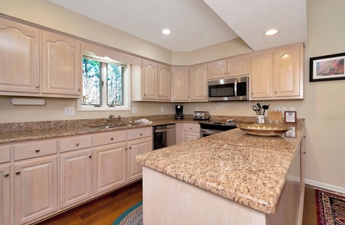Blowing Rock Condo | Elm 2 | Restaurant, Pool, Spa