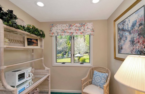 Blowing Rock Condo | Elm 2 | Restaurant, Pool, Spa