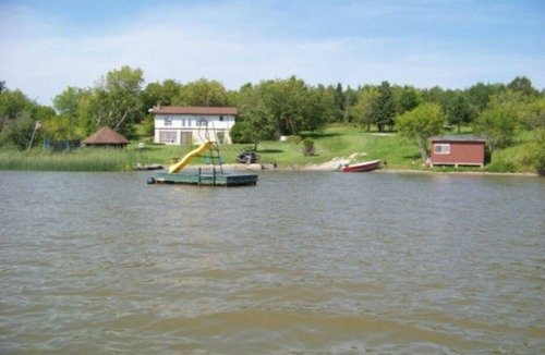 Dryden House | Elm Bay Cabin Rentals - Cottage #2