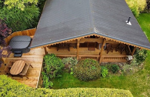 Aymestrey Cabin | 'elm' Countryside Log Cabin With Private Hot Tub