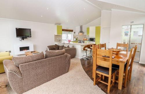 Blaisdon Ski Chalet | Elm Lodge