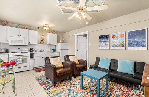 Seguin Ski Chalet | Elm Street Bungalow, Cozy Pet-Friendly Stay