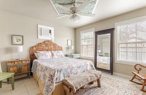 Seguin House | Elm Street Cottage