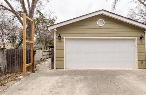 Seguin House | Elm Street Cottage
