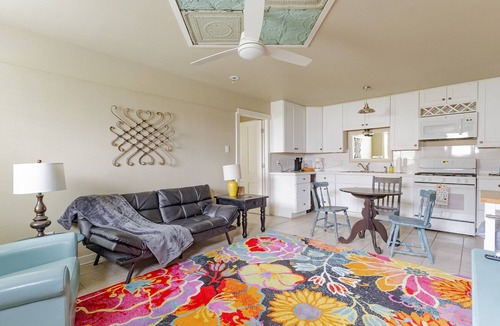 Seguin Ski Chalet | Elm Street Cottage