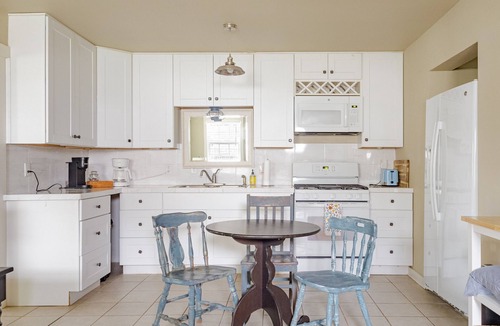 Seguin Ski Chalet | Elm Street Cottage