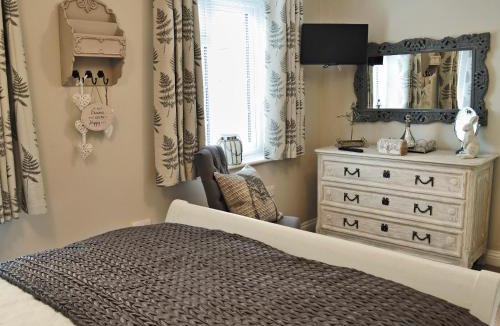 Potter Brompton House | Elm Tree Cottage