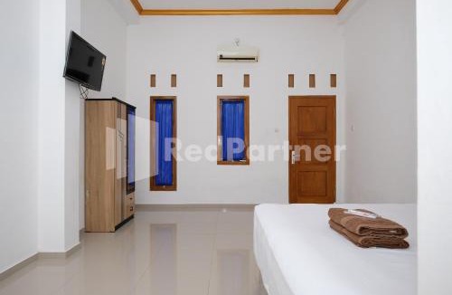 Temon Hotel | Elma Guesthouse YIA KulonProgo Yogyakarta Mitra RedDoorz