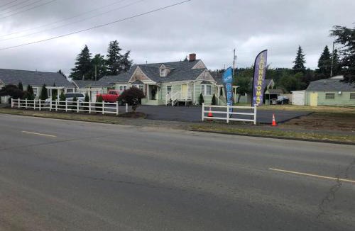 Elma Hotel | Elma Lodge and Suites