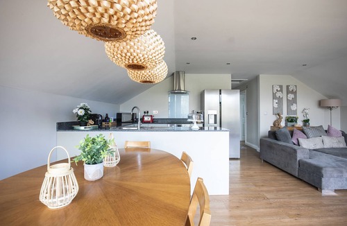 Cutnall Green Apartment | Elmbridge Farm Swallows Lodge