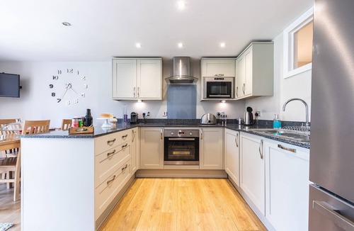 Cutnall Green Apartment | Elmbridge Farm Warbler Lodge
