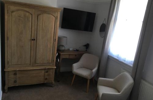 Acocks Green Bed & Breakfast | Elmdon Lodge