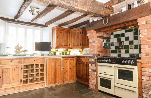 Quedgeley Cottage | Elmhurst Cottage