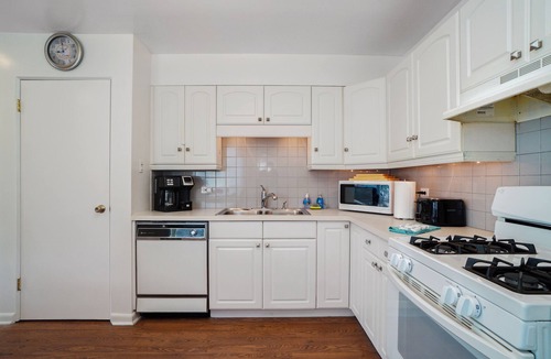 Villa Park House | Elmhurst Rental