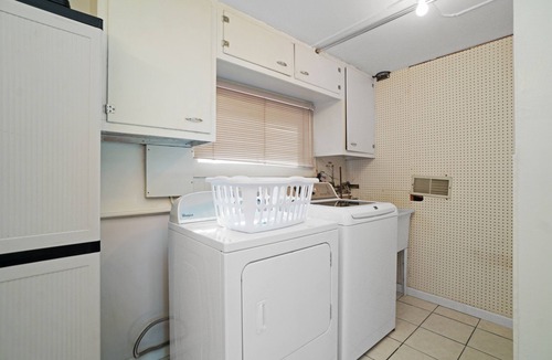 Villa Park House | Elmhurst Rental