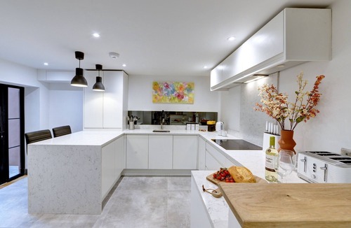 Harrogate Apartment | Elmleigh Nook - Central Harrogate Apt with Parking