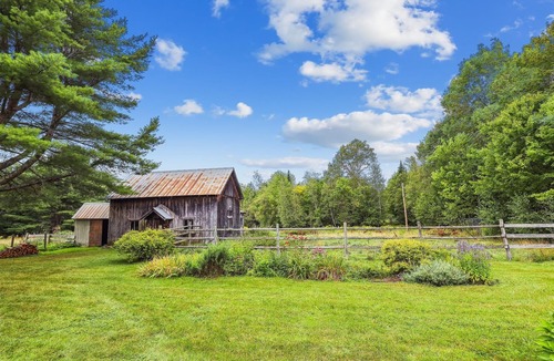Morrisville House | Elmore Meadows: 3 br, peaceful country setting, wood stove, a/c, firepit!