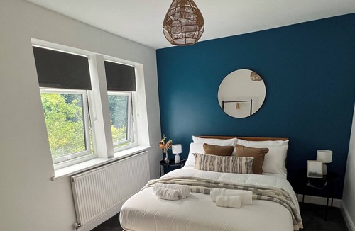 Rufford House | Elmsgate - Cozy Coventry Haven