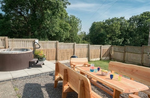 Cardigan Cottage | Elmtree Cottage, Cardigan